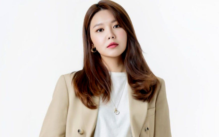 Sooyoung SNSD Berikan Peringatan Tegas untuk Hater yang Serang Keluarganya