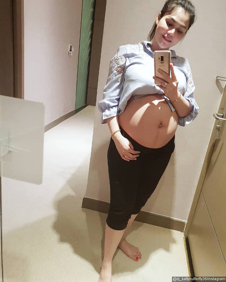 DJ Katty Butterfly Tak Ragu Pamer Perut Buncit di Instagram