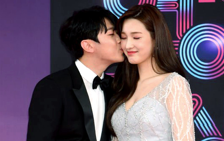 Yulhee membicarakan kehidupan rumah tangga dengan Minhwan serta konflik keluarga yang sempat terjadi akibat keinginannya untuk pindah rumah dan jauh dari mertua.