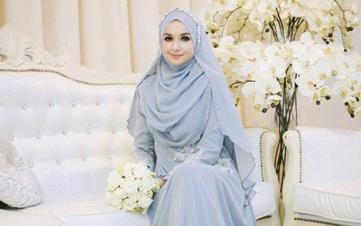 12 Inspirasi Gaun Pengantin Muslimah Syar'i yang Tetap Menutupi Dada, Sontek Yuk!