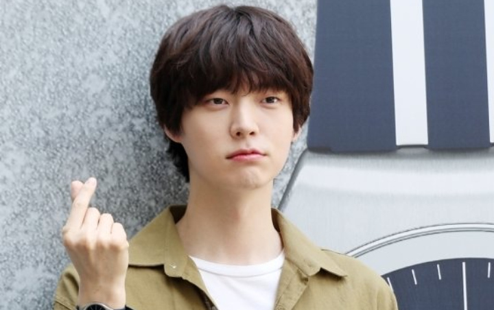 Ahn Jae Hyun Pamer Foto Selfie Super Ganteng, Fans: Suami Orang Lebih Menggoda