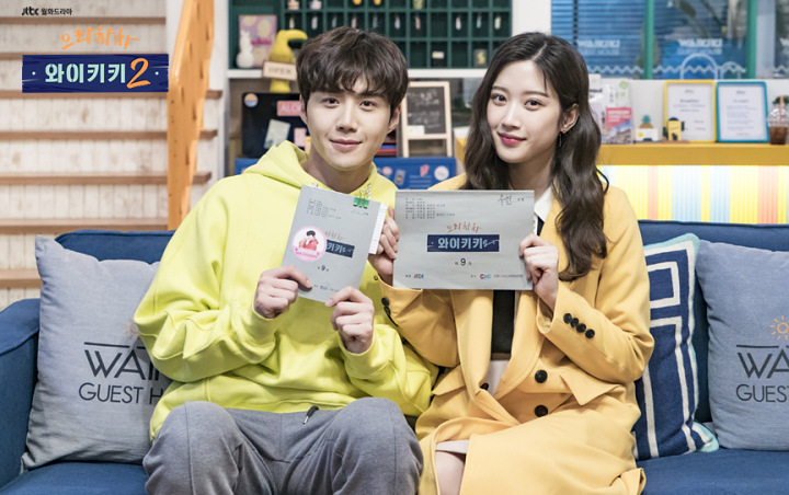 Kim Seon Ho Bakal Super Perhatian pada Moon Ga Young yang Tengah Sakit di 'Laughter in Waikiki 2'