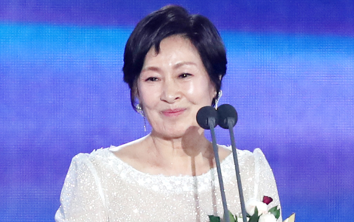 Baeksang Arts Awards 2019: Pidato Kemenangan Kim Hye Ja Usai Raih Daesang Bikin Para Aktris Nangis
