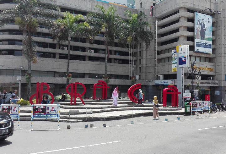 Menyusuri Jalan Braga di Bandung