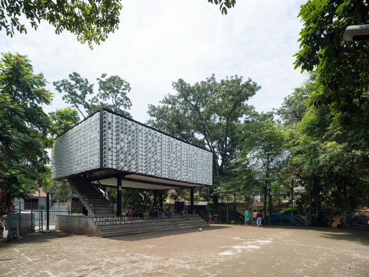 Ngabuburti dengan Baca Buku di Microlibrary Taman Bima