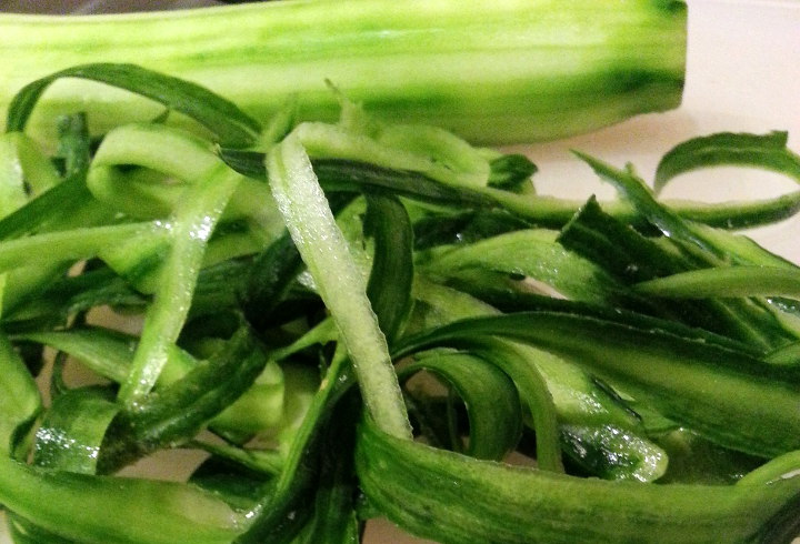 Membuang Kulit Sayur yang Bergizi