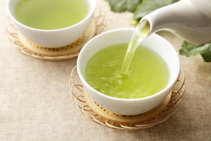 Minum Teh Hijau saat Sahur