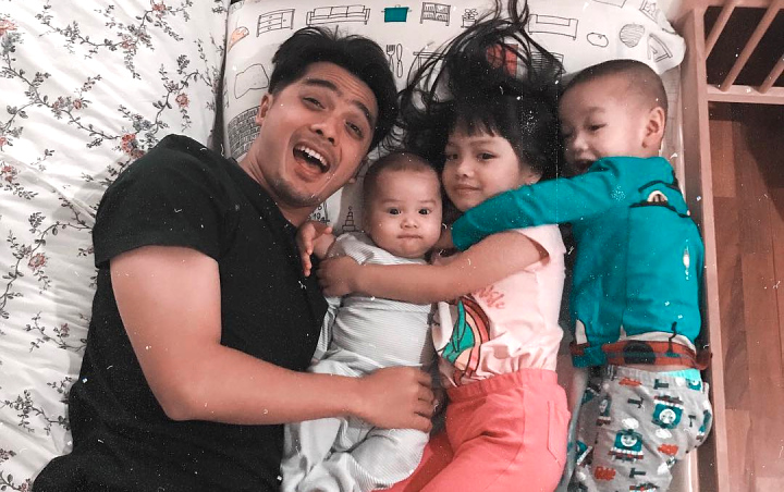  Selain Syuting, Ricky Harun Beber Kesibukan Sebagai Bapak Yang Sayang Anak
