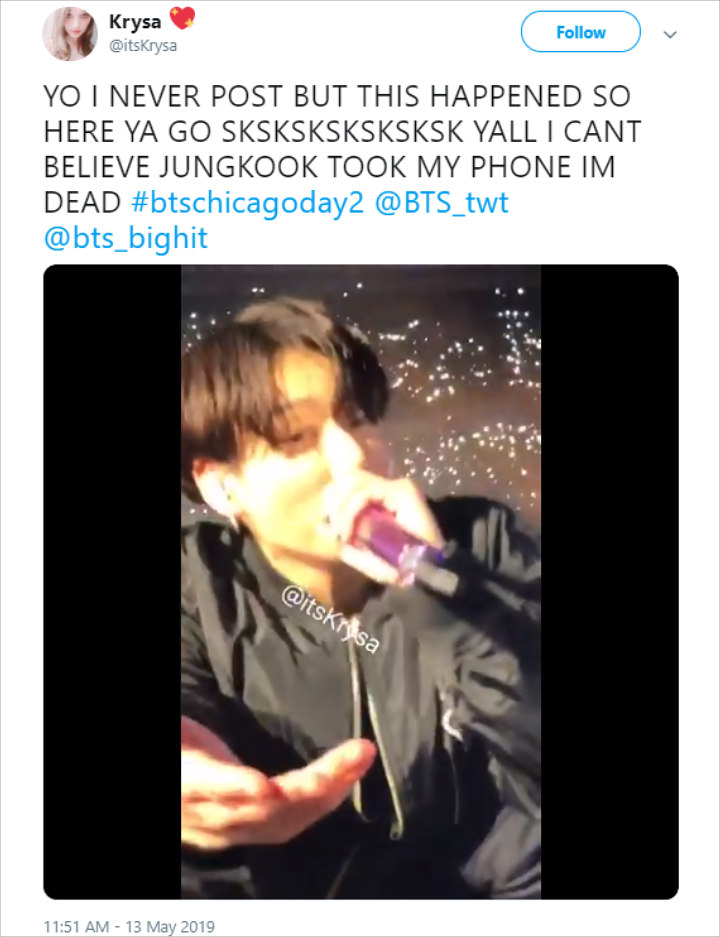 Jungkook BTS Ambil Ponsel ARMY Saat Konser Karena Cantik?