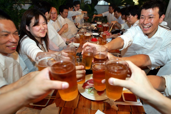 Menenggak Minuman Sebelum Bilang 'Kanpai!' 