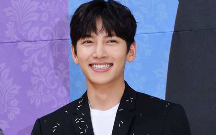 Ji Chang Wook Super Ganteng di Selfie Terbaru, Fans: Bagai Mata Air di Padang Pasir