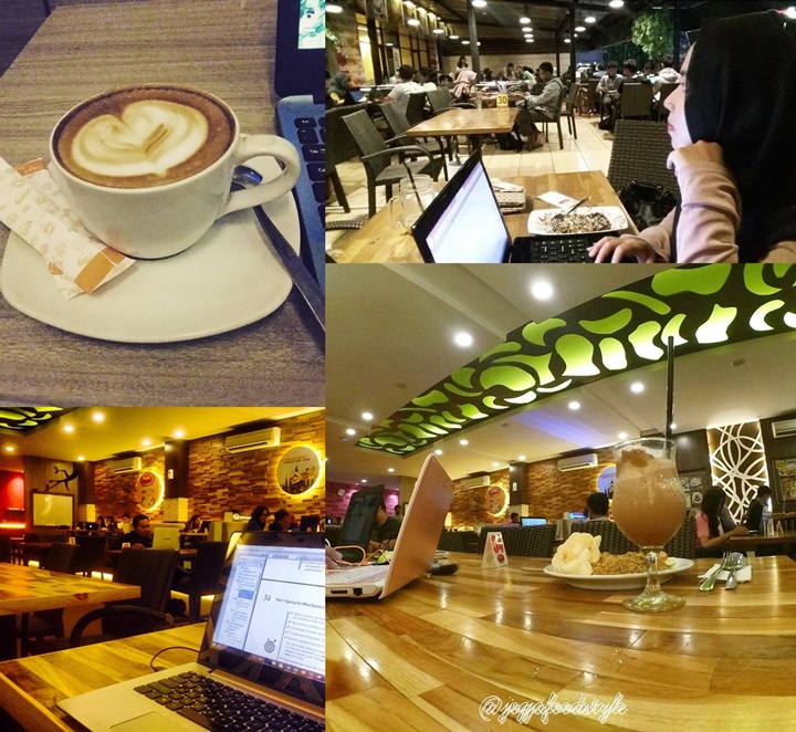 Luxury Internet Café