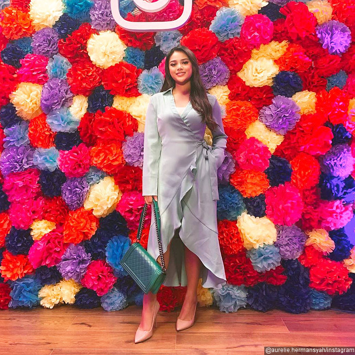 Aurel Tampil Cantik dalam Balutan Dress Polos