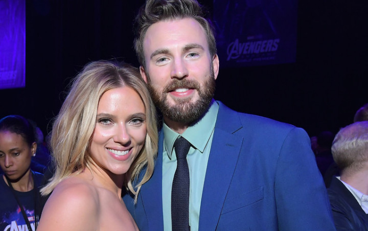 Foto Ini Kembali Bikin Chris Evans dan Scarlett Johansson Dijodoh-Jodohkan