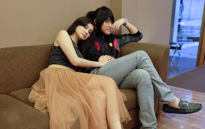 Segera Dinikahi Kevin Aprilio, Sang Tunangan Seksi Bikin Pangling Saat Tampil Berhijab