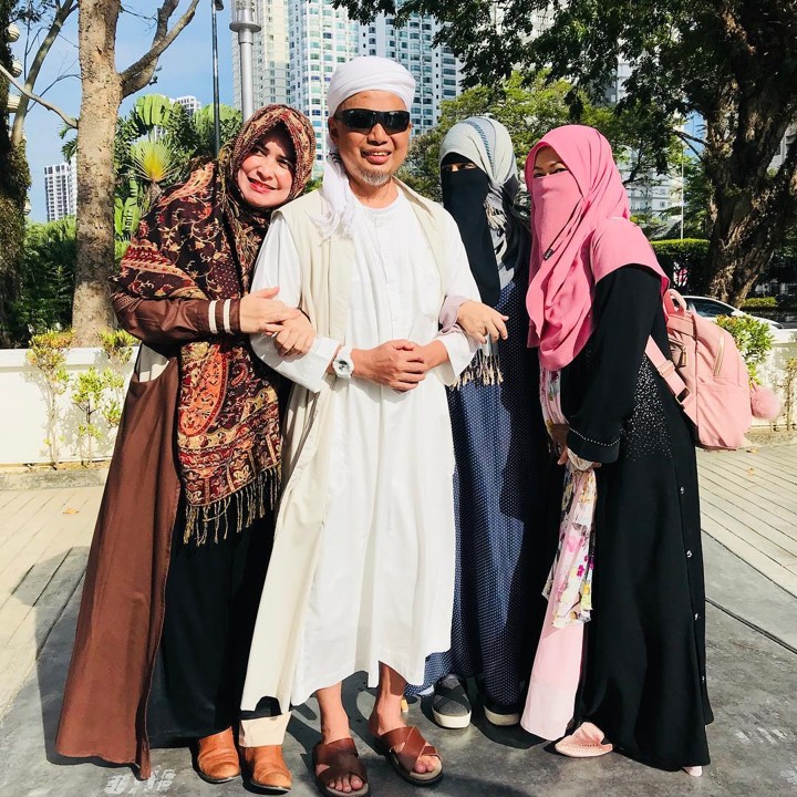 Memiliki Tiga Istri yang Akur