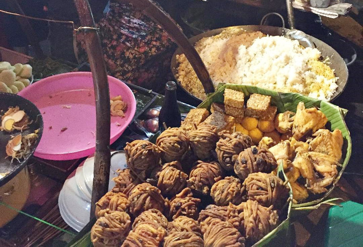 Sego Resek, Tempat Makan Asyik dengan Cita Rasa Unik