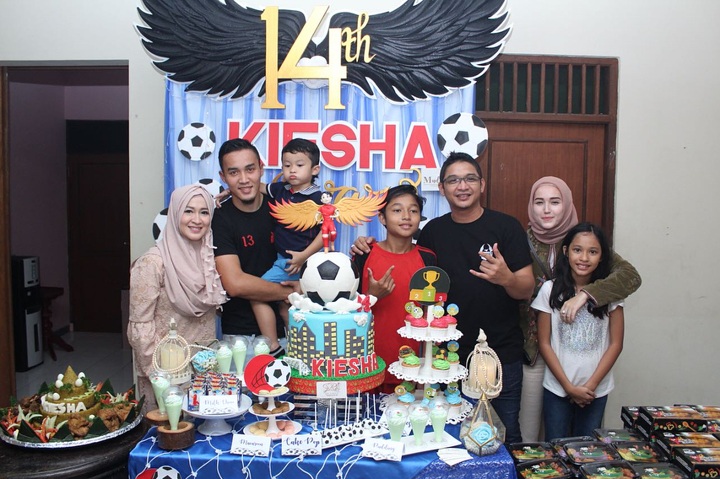 Bawa Pasangan Masing-Masing, Pasha dan Okie Agustina Akur di Ultah Anak