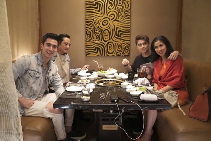 Venna Melinda Buka Puasa Bareng Mantan Suami