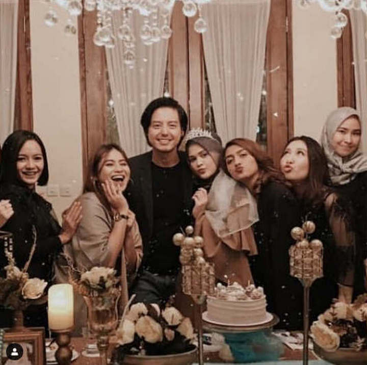 Roger Danuarta dan Cut Meyriska Mesra