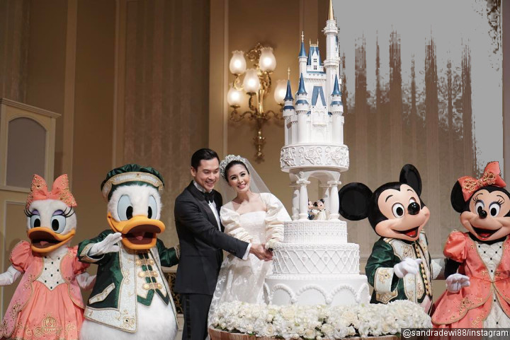 Pernak-Pernik Pernikahan yang Juga Serba Disney