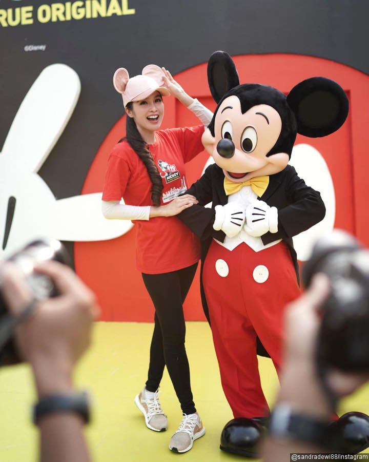 Kesayangan Disney, Sandra Dewi Bisa Hadir di Berbagai Acara