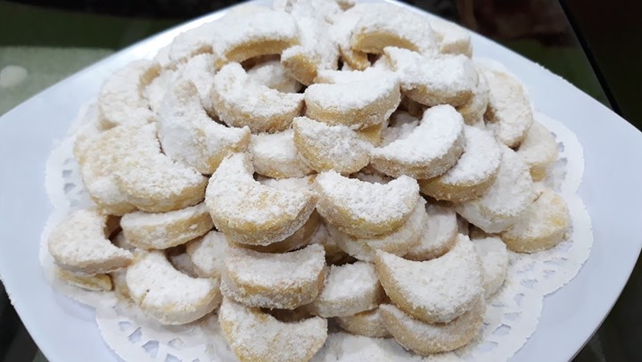 Kue Putri Salju yang Lumer di Mulut Saat Dimakan