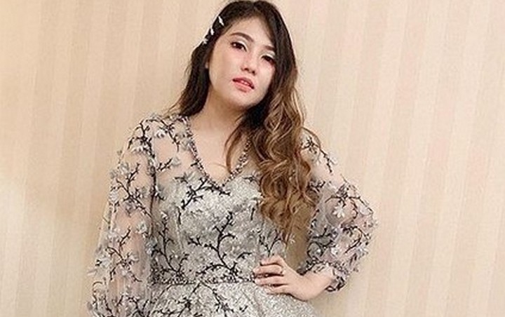 Pakai Gaun Model Ini, Tubuh Via Vallen Disebut Makin Gendutan