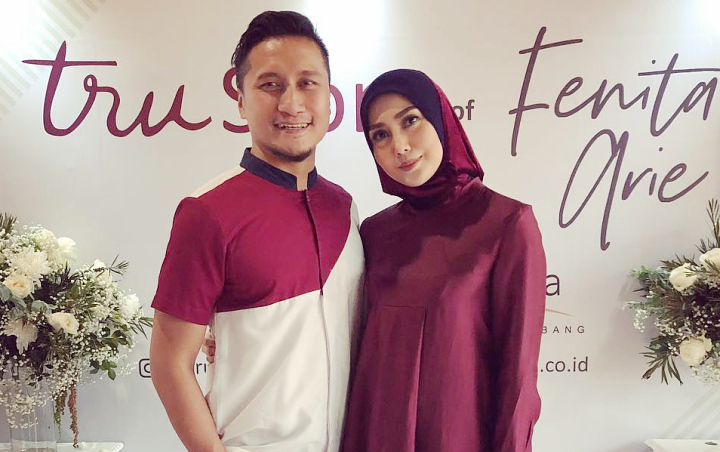 Adegan Fenita Arie dan Arie Untung Menangis Sambil Berpelukan Usai Kajian Bikin Sandra Dewi Terharu