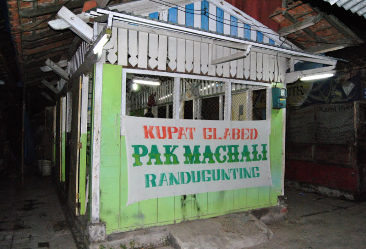  Cicipi Juga Kupat Glabed Pak Machali Yang Gurih