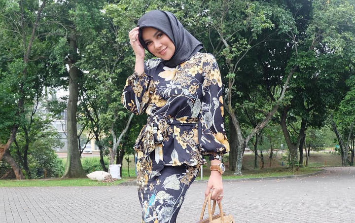 Sudah Berhijab, Olla Ramlan Sempat Takut Suami Lirik Cewek Seksi-Bakal Bagikan Baju Lama Ke Ponakan
