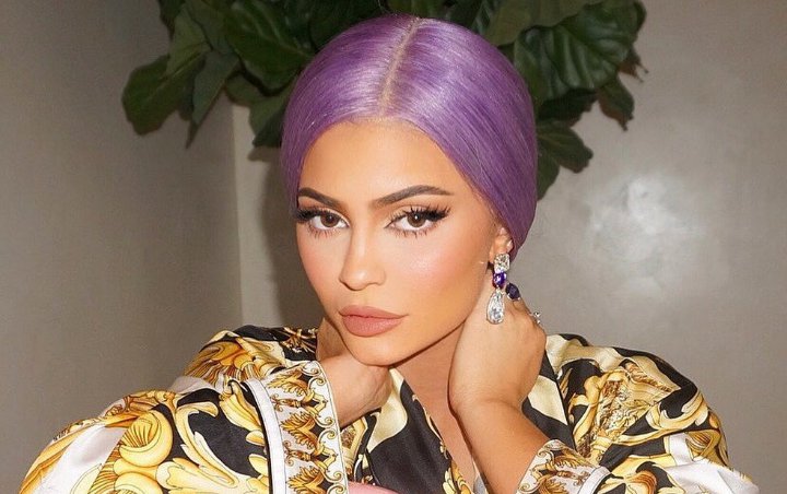 Kylie Jenner Dikritik Dokter Kulit Usai Bagikan Tutorial Cuci Wajah