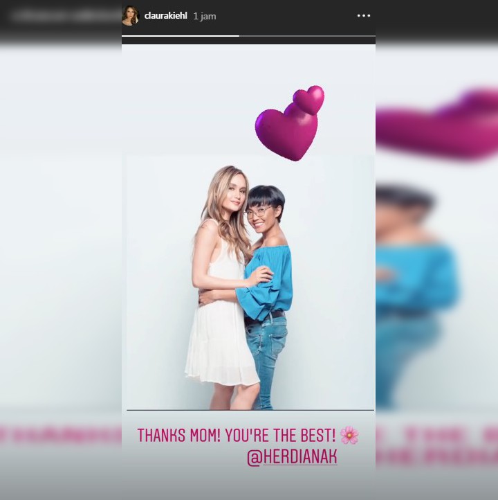 Cinta Laura Kembali ke Instagram Usai Kasus Foto Vulgar, Tulis Pesan Manis Untuk Ibunda