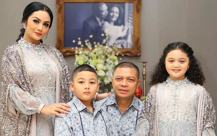 Krisdayanti Super Cantik, Habiskan Puluhan Juta Demi Baju Lebaran