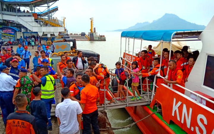 Kapal Mutiara Persada II Kandas di Perairan Pulau Rimau, Penumpang Resah Soal Barang