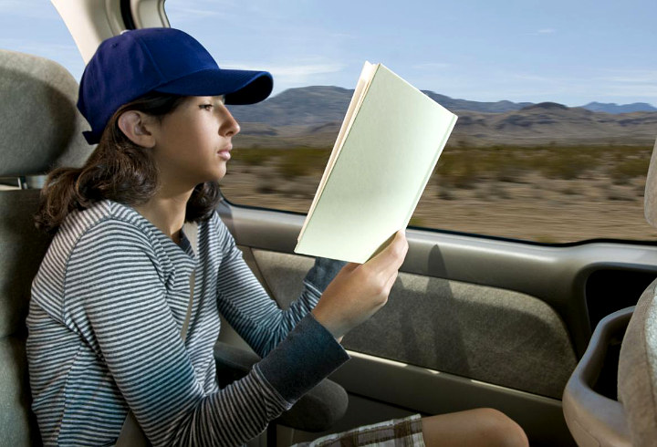 Baca Buku dengan Topik Ringan Saat Macet, Biar Rasa Bosanmu Hilang