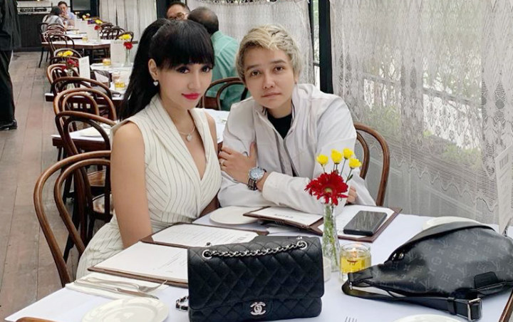 Lipstik Lucinta Luna Dicibir Murahan Saat Cium Pipi Pacar