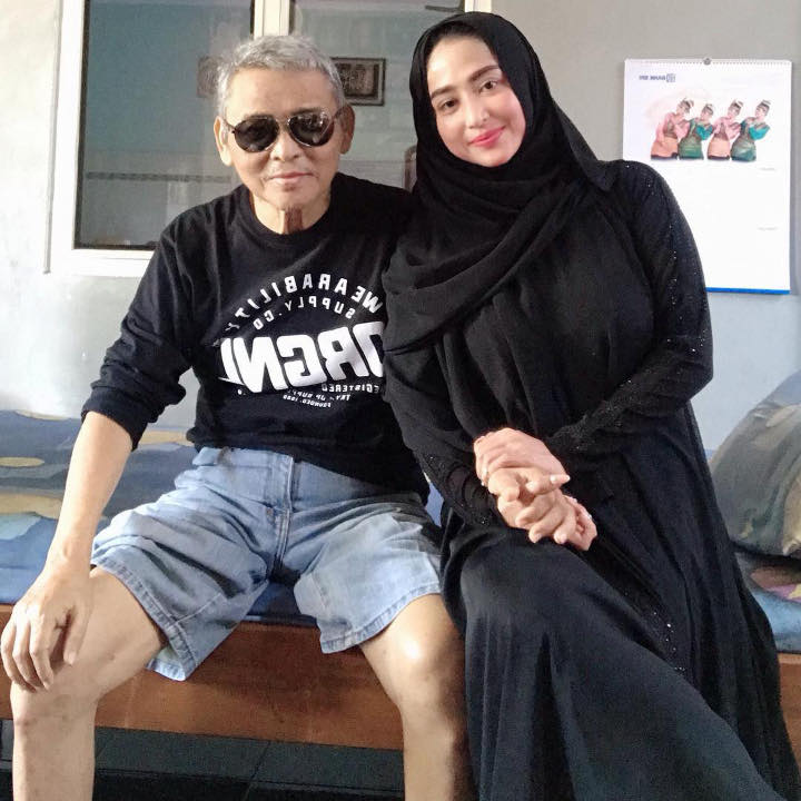 Selalu Pose Bersama Setiap Kali Pulang ke Jember, Jawa Timur