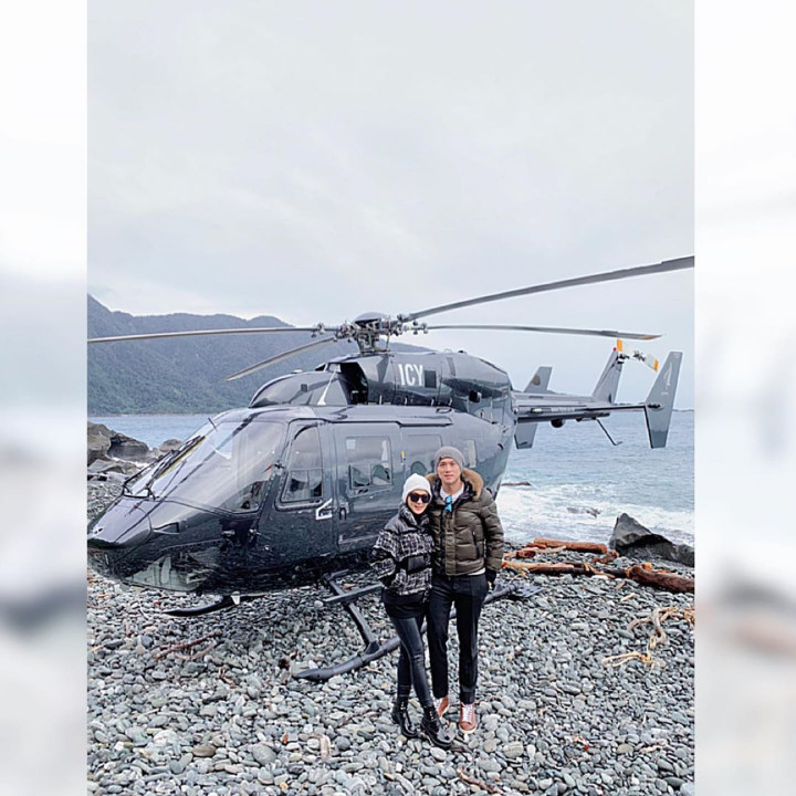 Pakai Helikopter Saat Bulan Madu di Selandia Baru