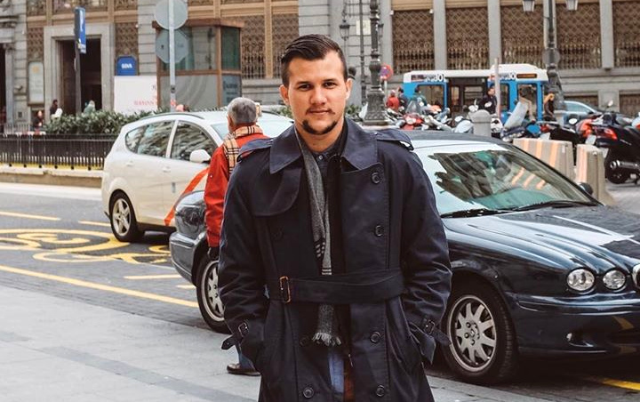 Stuart Collin Marah Fotonya Diambil Diam-diam Saat Naik Kereta, Curhat Cuma Ingin Dimanusiakan