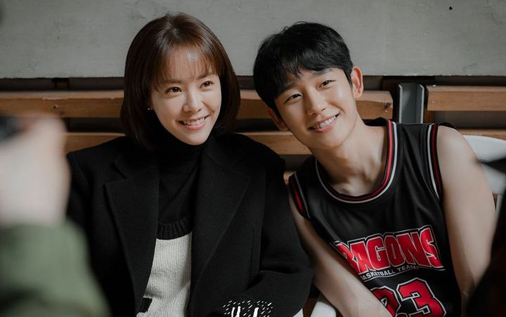 Spoiler Ciuman Hot Han Ji Min dan Jung Hae In di 'One Spring Night' Sudah Disambut Heboh