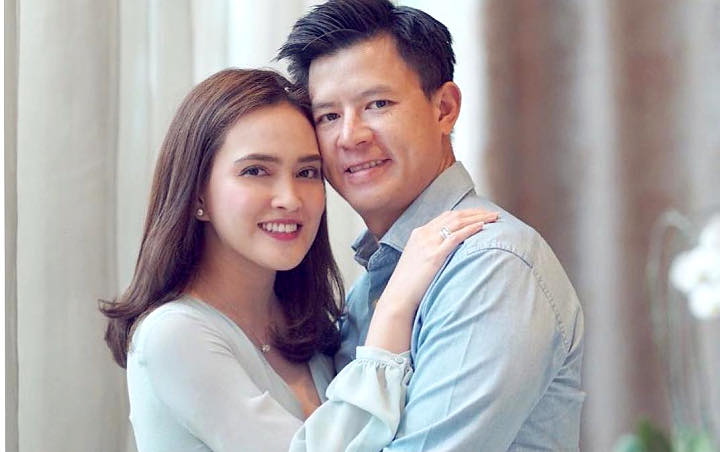 Foto Pasangan Yang Mesra - Survei: 1 dari 4 Orang Risih dengan Pasangan yang Pamer Foto Mesra di Socmed / Jangan selalu percaya dengan apa yang terlihat, bisa jadi sebenarnya.