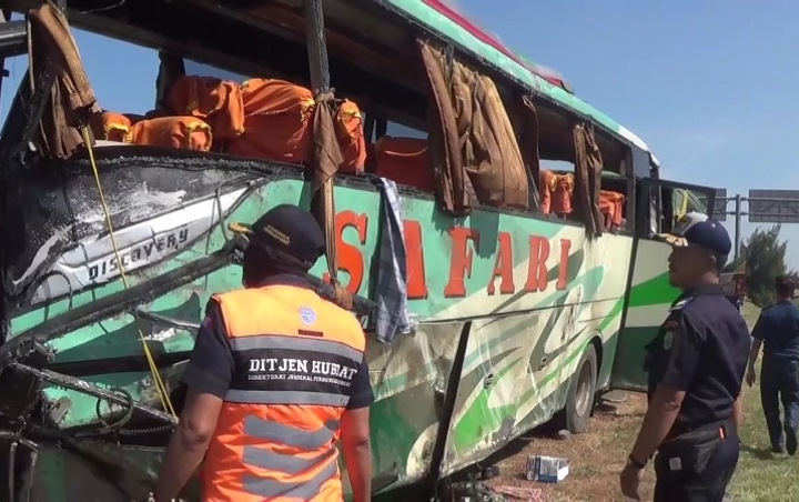 Polisi Tetapkan Penumpang Perebut Kemudi Sopir Bus Sebagai Tersangka Kecelakaan Tol Cipali