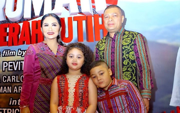 Senangnya Krisdayanti Ungkap Sang Anak Bisa Isi Soundtrack Film ‘Rumah Merah Putih’