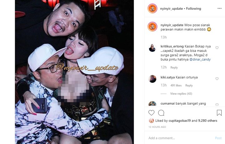 Dinar Candy Tuai Hujatan Usai Beredar Foto Pamer Dada Sambil Dipeluk Banyak Pria