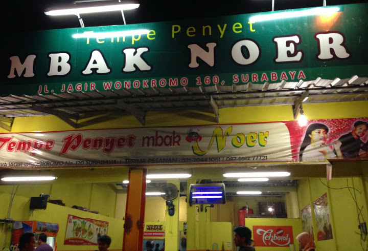 Pencinta Sambel Harus Banget Makan Di Penyetan Mbak Noer