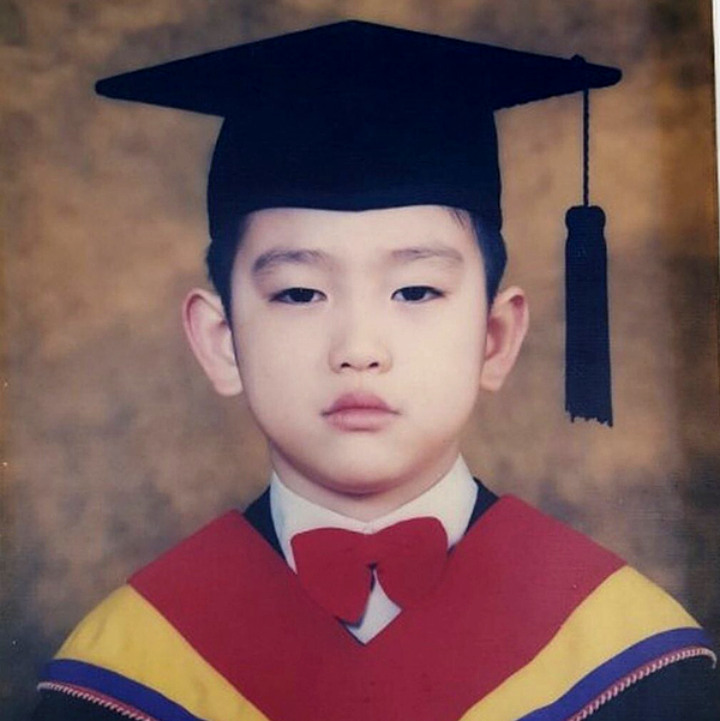 Jinyoung GOT7 Beber Alasan Cemberut di Foto Kelulusan TK