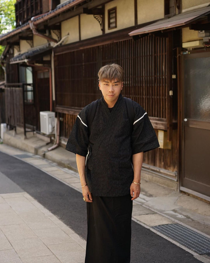 Simpel Pakai Kimono Serba Hitam