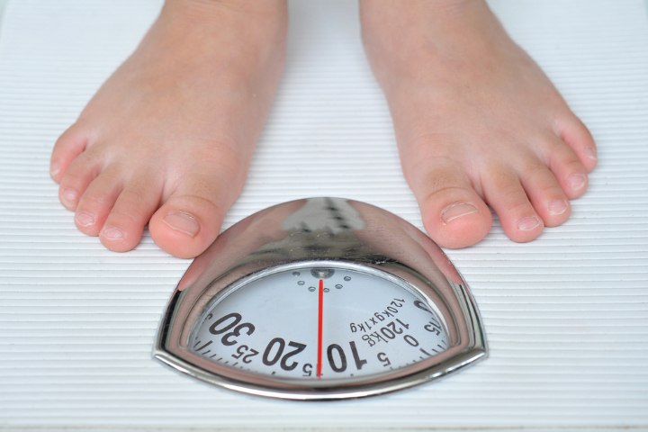 Awas, Kamu Bisa Terkena Obesitas Loh Jika Terlalu Sering Makan Larut