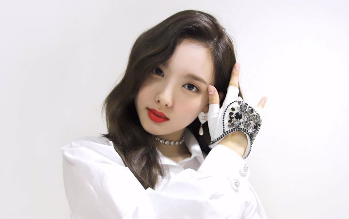 Nayeon Unggah Foto-Foto Seksi di Hawaii, Fans Curiga Twice Syuting MV Comeback